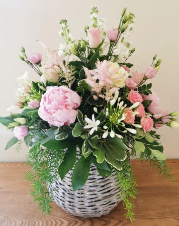 Large country basket