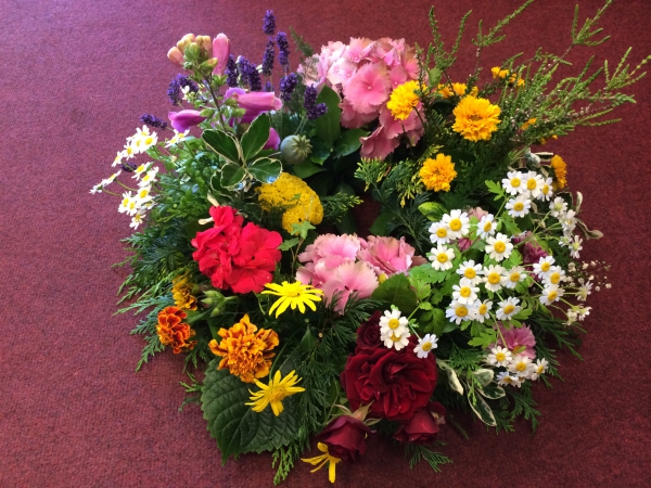 Cottage garden wreath