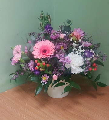 Arrangement in a pot