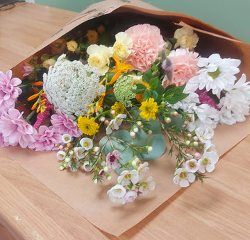 Seasonal cut flowers