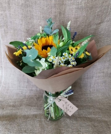 Jam jar arrangement