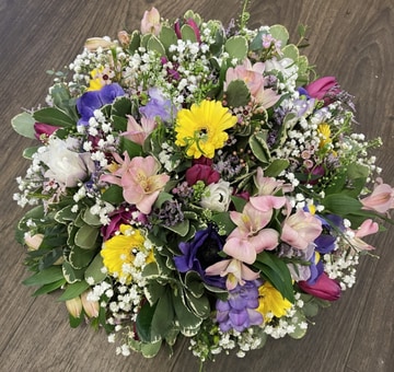 Seasonal posy