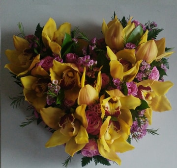 Orchid spray rose heart