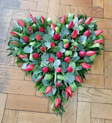 Seasonal tulip heart