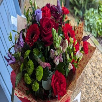 Mixed valentine handtied