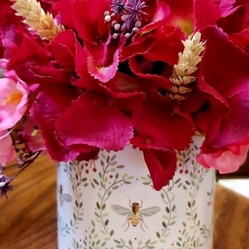 Bee rustic