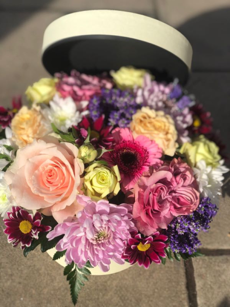 Velvet bloom hat box
