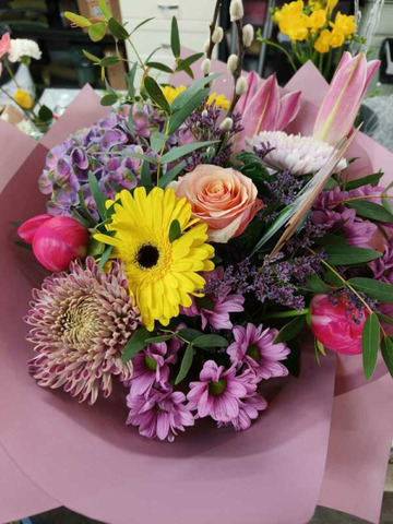 Painted petals bouquet