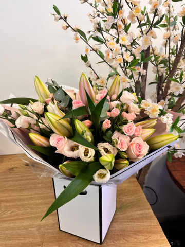 Blush lily gift bouquet