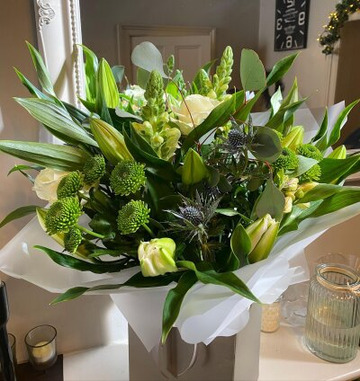Elegant white bouquet