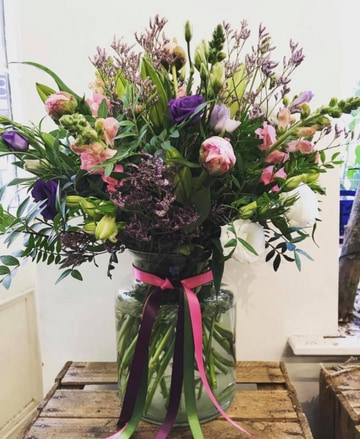 Vase arrangement