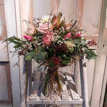 Rustic pink bunch bouquet