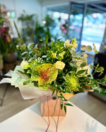 White and green handtie