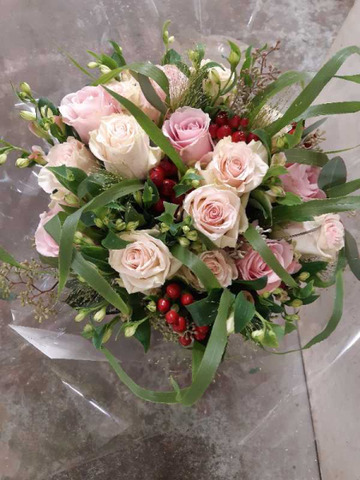 Whispering roses