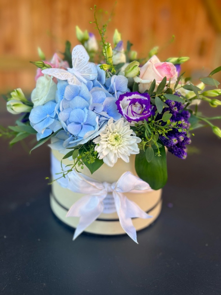 Floral charm hatbox