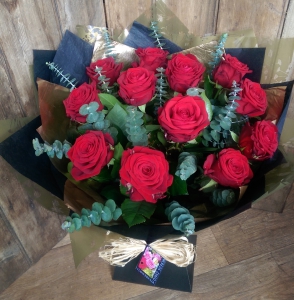 Classic dozen roses