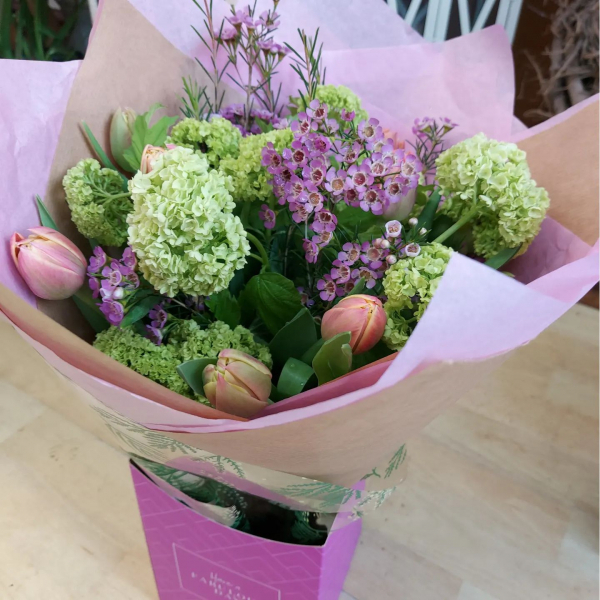Pretty pastel handtie