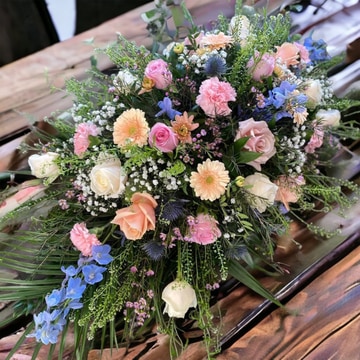 Seasonal casket spray