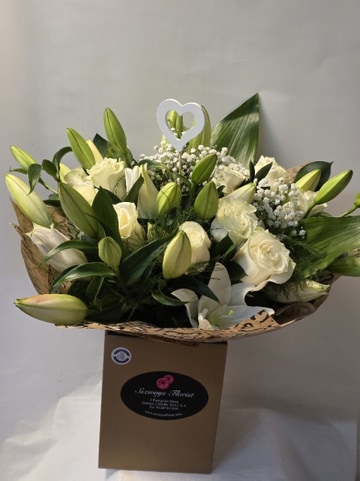 12 ivory roses-lilies