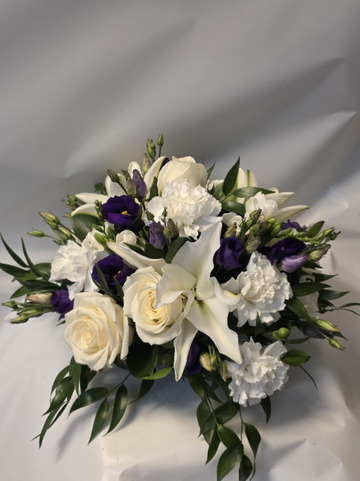 Posy arr funeral to match