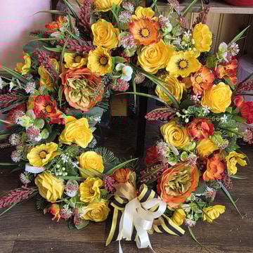 Artificial door wreath