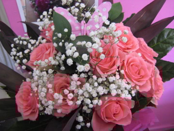 Pink rose handtied