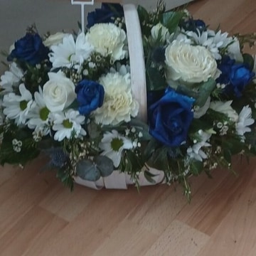 Basket blue and white