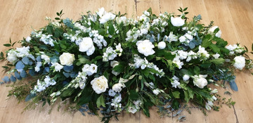 White and green des
