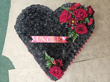Black heart red roses