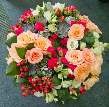 Peach rose posy