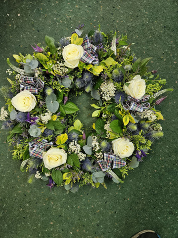 Tartan-thistle wreath