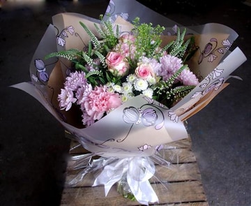 Pink and white handtied