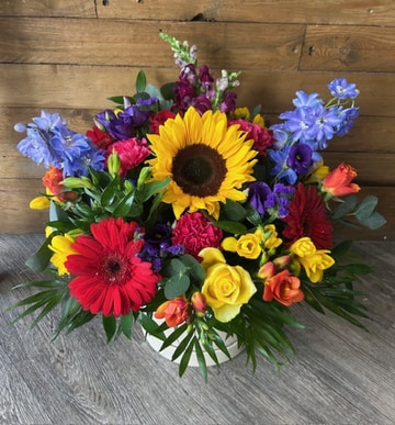 Vibrant hat box