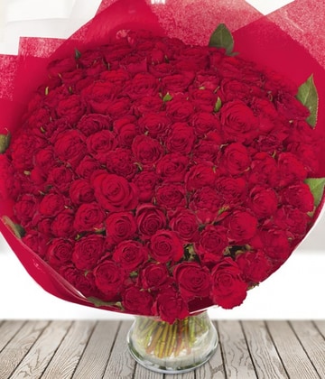 100 red roses