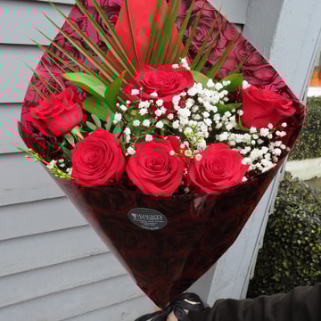 6 x red rose bouquet