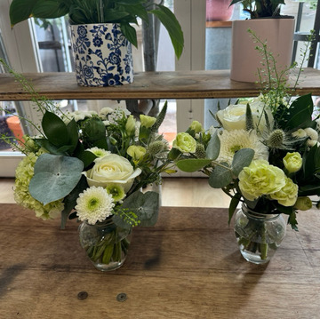 Special offer-small vase arrangement