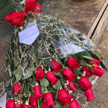 The seasonal gift wrap bouquet
