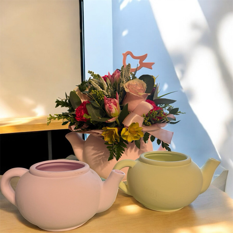 Teapot arrangement