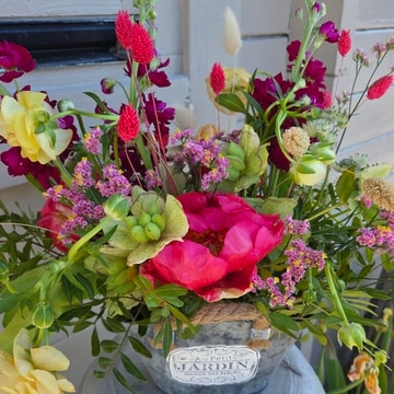 Wild-wicklow-mix-container-arrangement