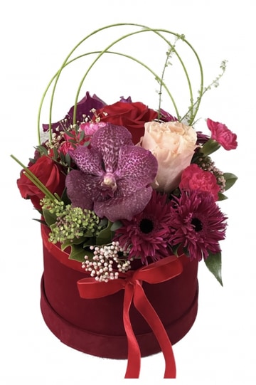 A-designer-hat-box