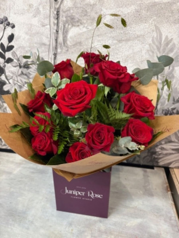 Dozen red roses