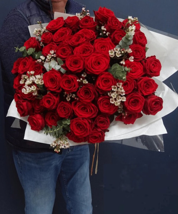 50 red roses bouquet