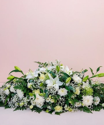 White coffin spray