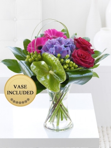 Modern-vase-arrangement