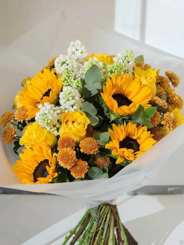 Mellow sunshine hand-tied