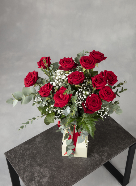 12-red-roses