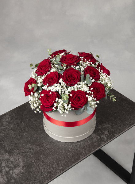 Luxury-red-rose-hatbox9