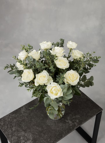 12-white-rose-bouquet