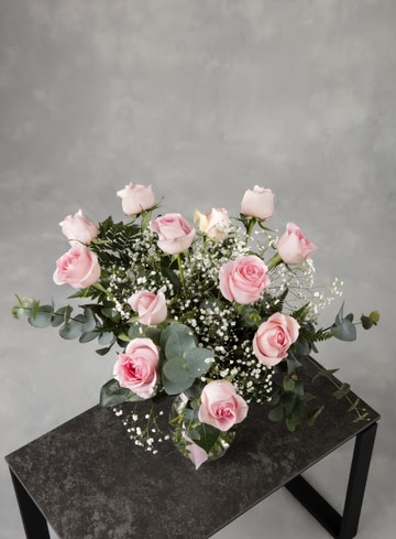 12-pink-rose-bouquet