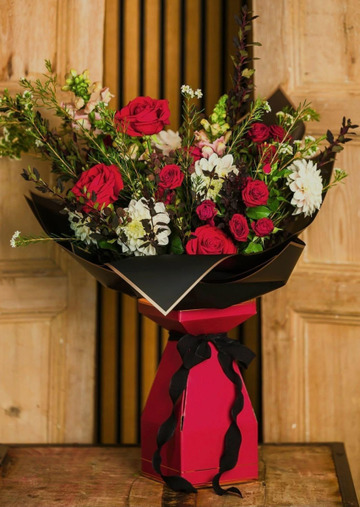 Scarlet elegance